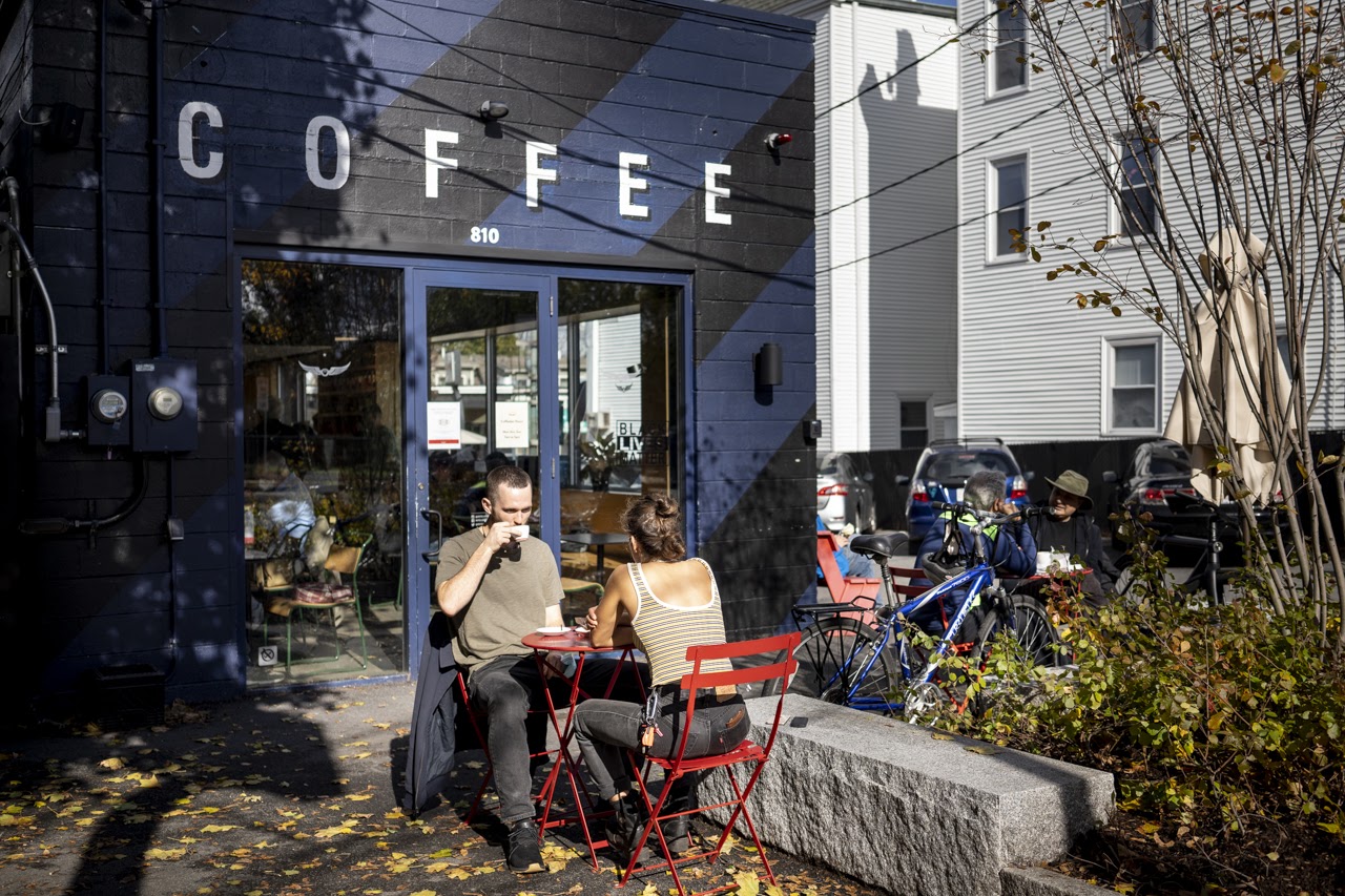 Outdoor seating at Intelligentsia Coffee in Watertown, MA. Photo by Jodi Hilton