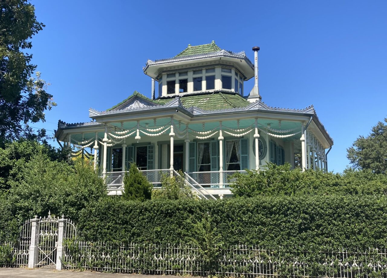 riverboat house new orleans