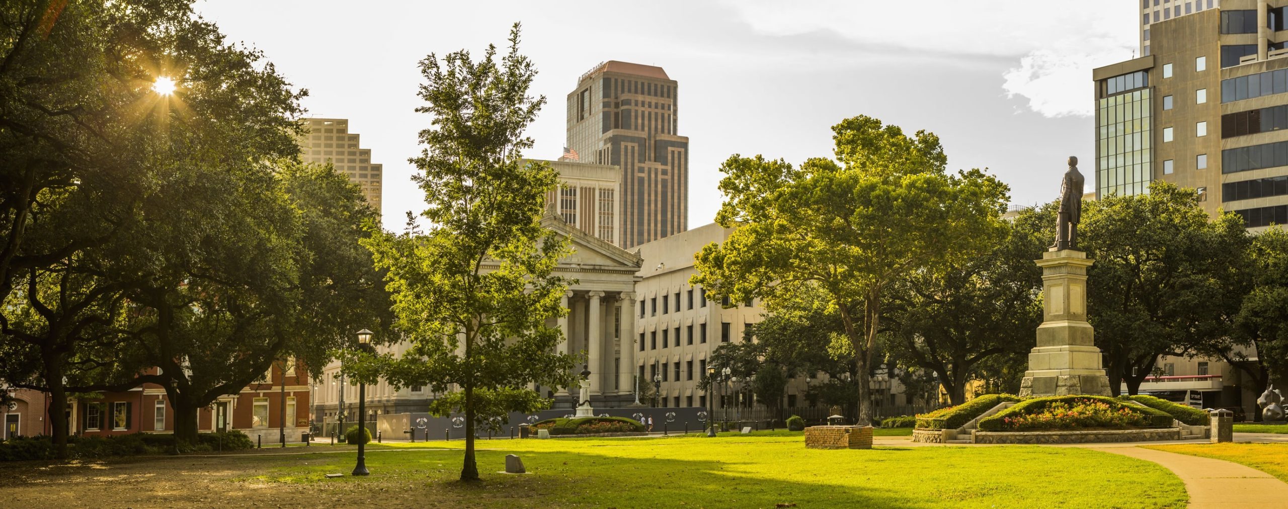 USA, Louisiana, New Orleans . Warehouse District, view of Lafayette Square